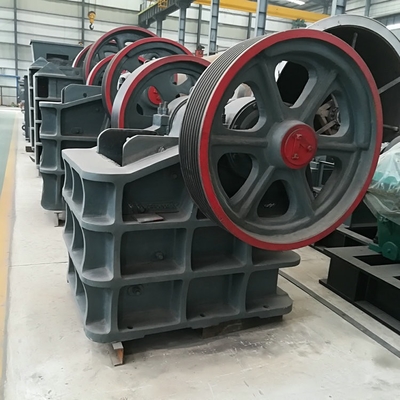 30kw PE400x600 モバイル 小型金鉱石 石の口腔 粉砕機 寸法 1400x1740x1663mm