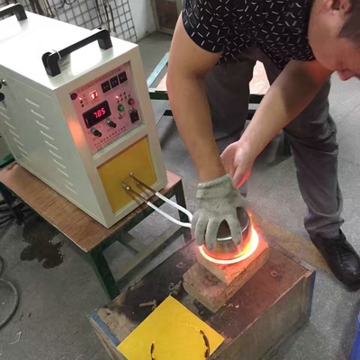 建築材料のショップで小規模溶融のためのミニ電気インダクションオーブン